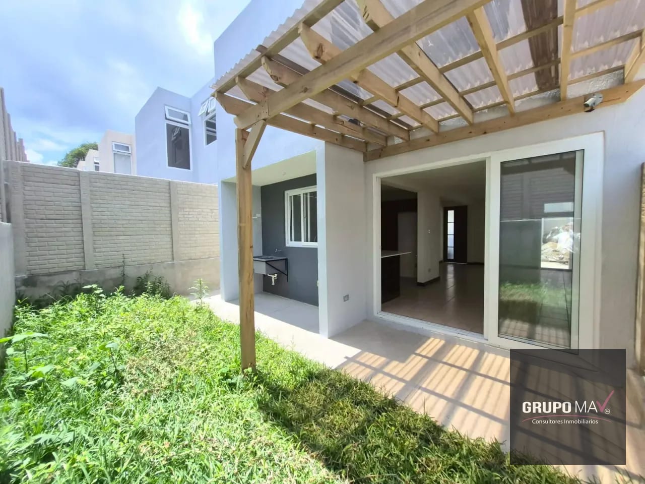 Casa Condominio Altos de Village II Km. 26 Santa Elena Barillas — Casa en Alquiler en Santa Elena Barillas, Guatemala, Ciudad — foto 1 de 9
