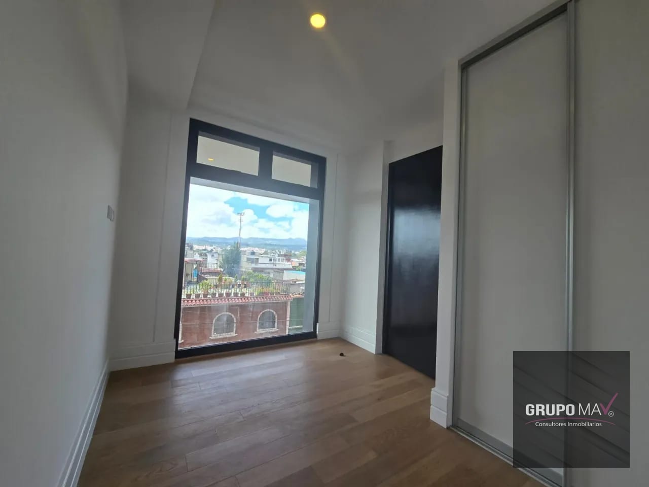 Apartamento Zona 5 Edificio Céntrico — Apartamento en Alquiler en Céntrico, Zona 5, Guatemala, Ciudad — foto 4 de 9