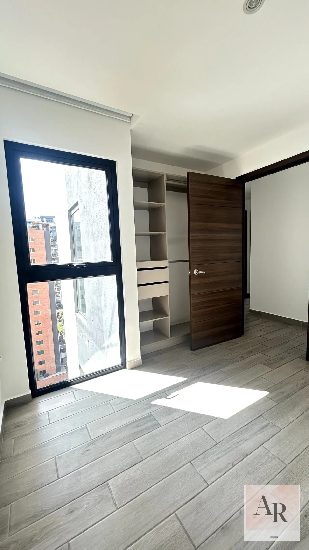 Apartamento en renta zona 10 — Apartamento en Alquiler en Parque 10, Zona 10, Guatemala, Ciudad — foto 6 de 11