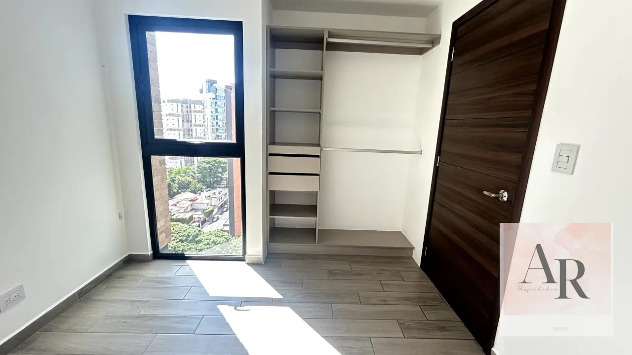 Apartamento en renta zona 10 — Apartamento en Alquiler en Parque 10, Zona 10, Guatemala, Ciudad — foto 7 de 11