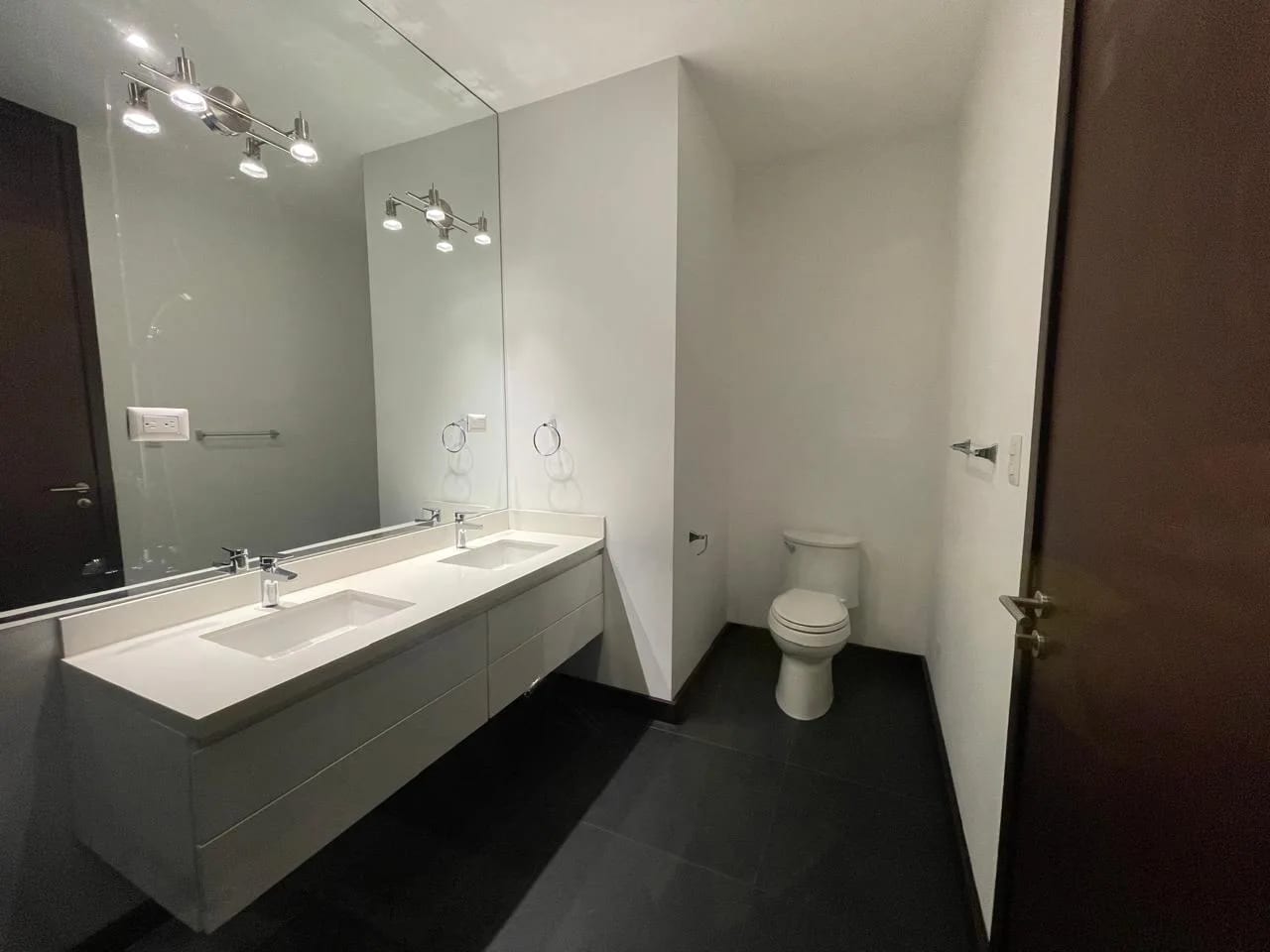 Apto en venta VITRA z14 — Apartamento en Venta en Zona 14, Guatemala, Ciudad — foto 14 de 16