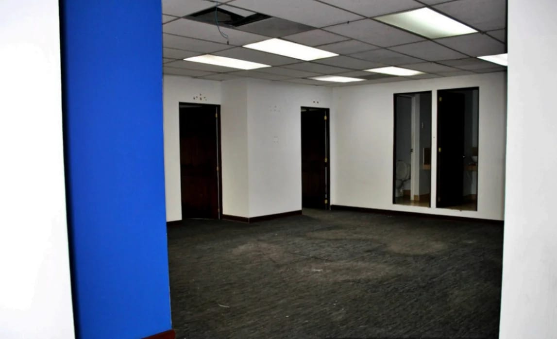 Oficina en Zona 10 — Oficina en Alquiler en Zona 10, Guatemala, Ciudad — foto 1 de 2