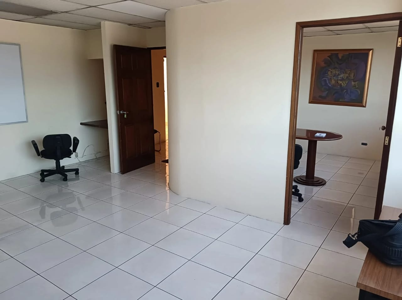 Oficina en Zona 9 — Oficina en Alquiler en Zona 9, Guatemala, Ciudad — foto 3 de 7