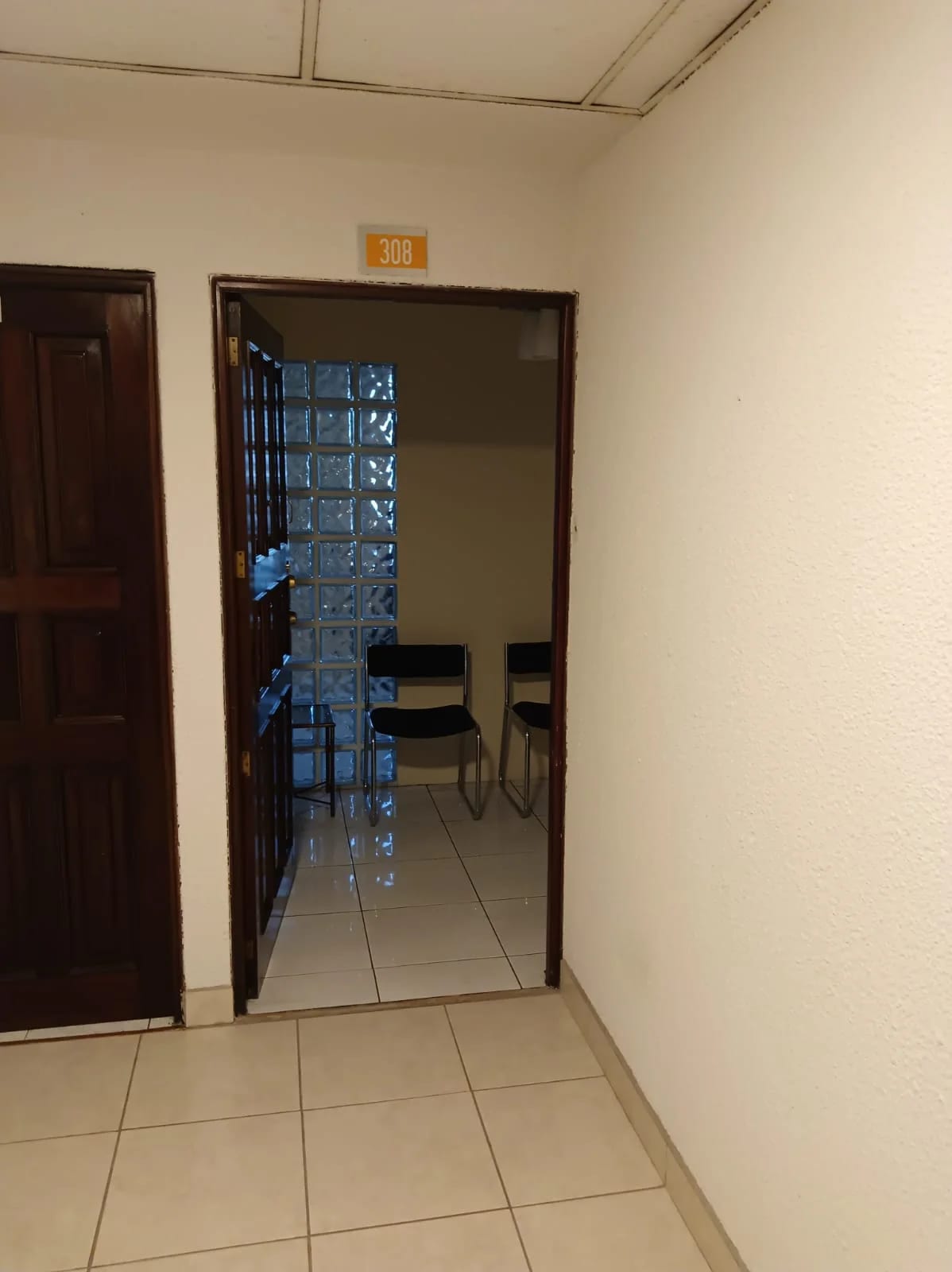 Oficina en Zona 9 — Oficina en Alquiler en Zona 9, Guatemala, Ciudad — foto 5 de 7