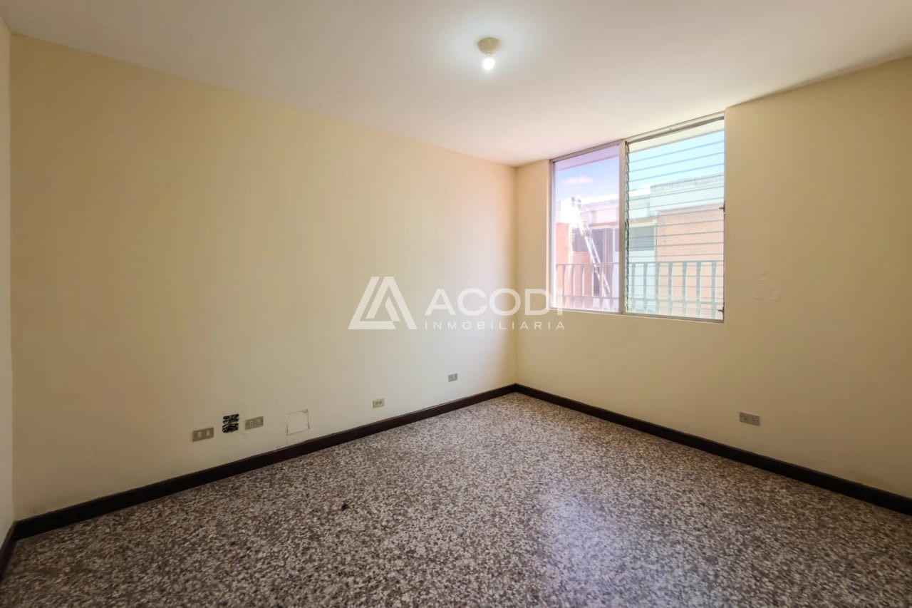 Casa para oficinas en Zona 10 — Oficina en Alquiler en Zona 10, Guatemala, Ciudad — foto 9 de 10