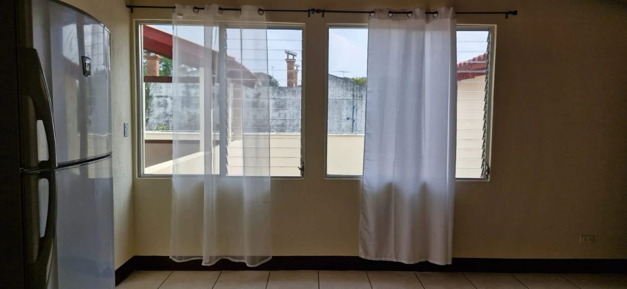 Apartamento semi amueblado en Zona 15 — Apartamento en Alquiler en Zona 15, Guatemala, Ciudad — foto 2 de 9