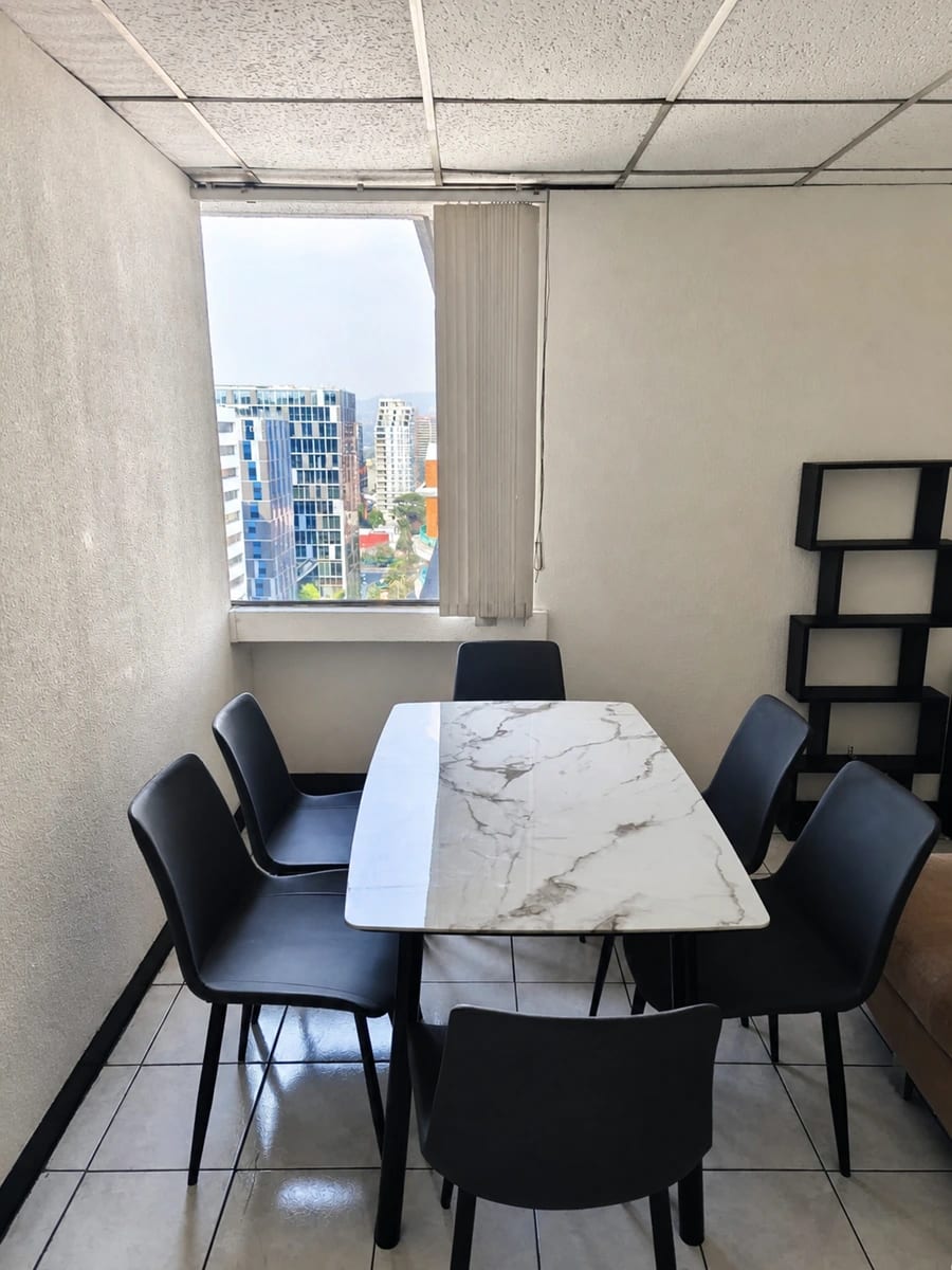 Apartamento amueblado en Zona 10 — Apartamento en Alquiler en Zona 10, Guatemala, Ciudad — foto 4 de 10