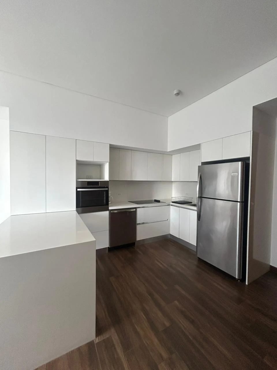 Apartamento en Zona 10 — Apartamento en Alquiler en Zona 10, Guatemala, Ciudad — foto 3 de 10