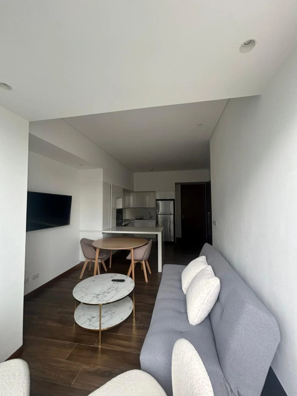 Apartamento en Zona 10 — Apartamento en Alquiler en Zona 10, Guatemala, Ciudad — foto 2 de 10