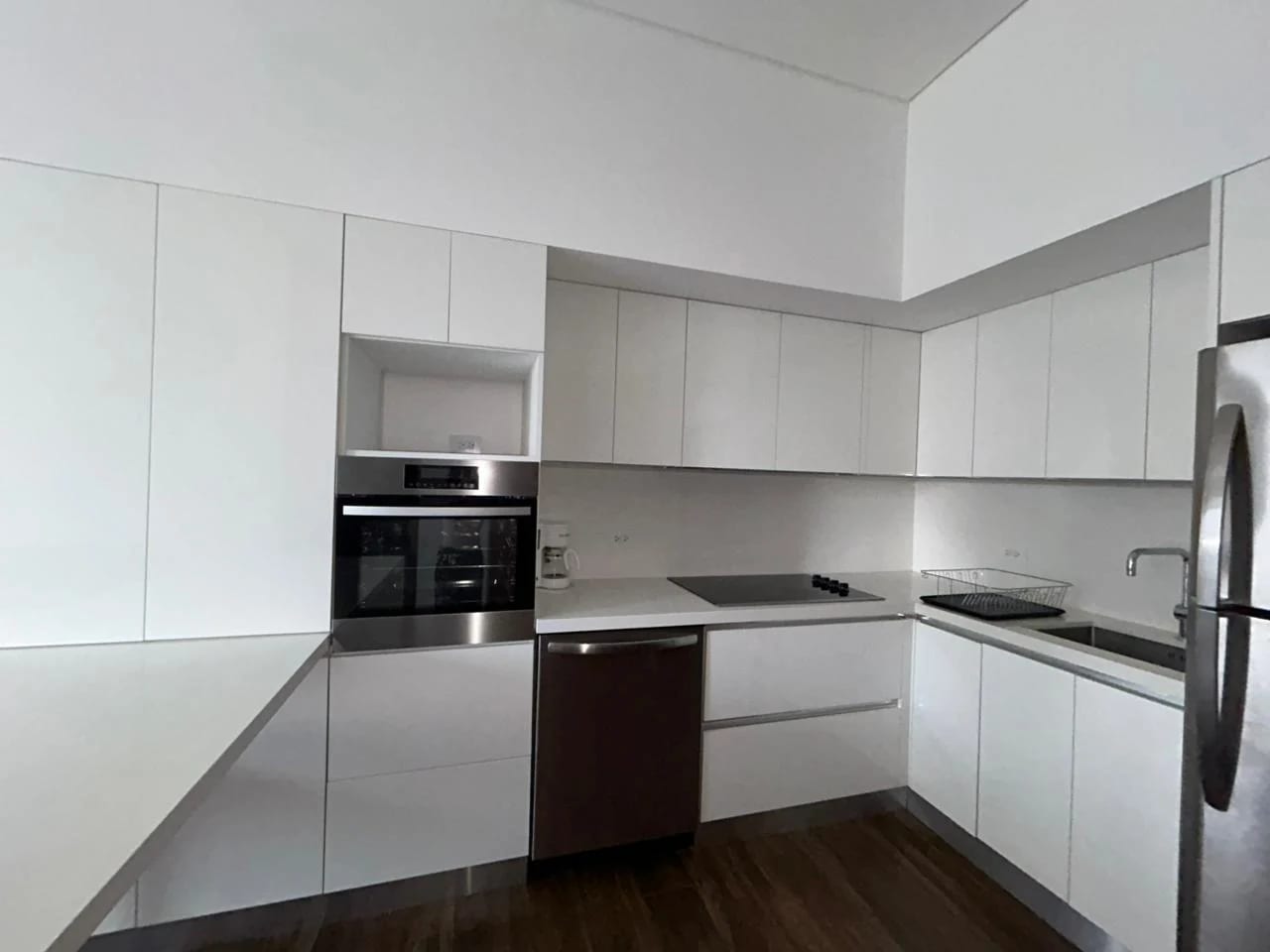 Apartamento en Zona 10 — Apartamento en Alquiler en Zona 10, Guatemala, Ciudad — foto 4 de 10