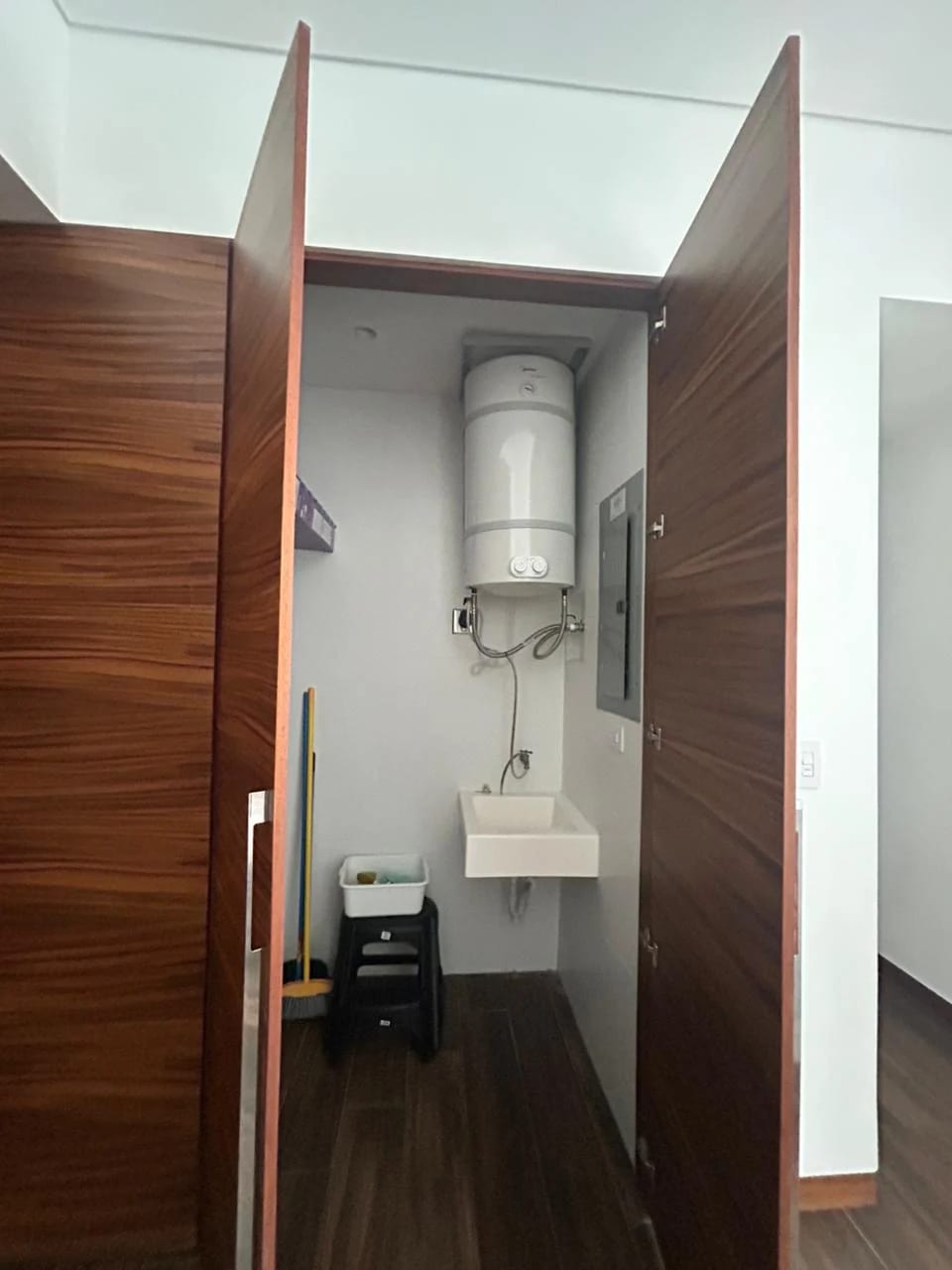 Apartamento en Zona 10 — Apartamento en Alquiler en Zona 10, Guatemala, Ciudad — foto 8 de 10