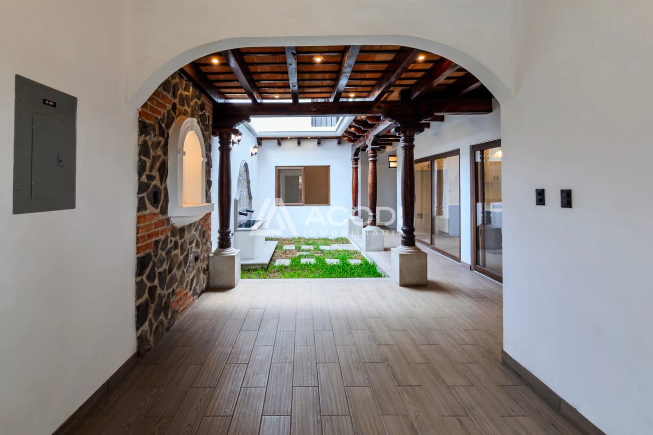 Casa en Antigua Guatemala — Casa en Venta en Antigua, Sacatepéquez — foto 1 de 10