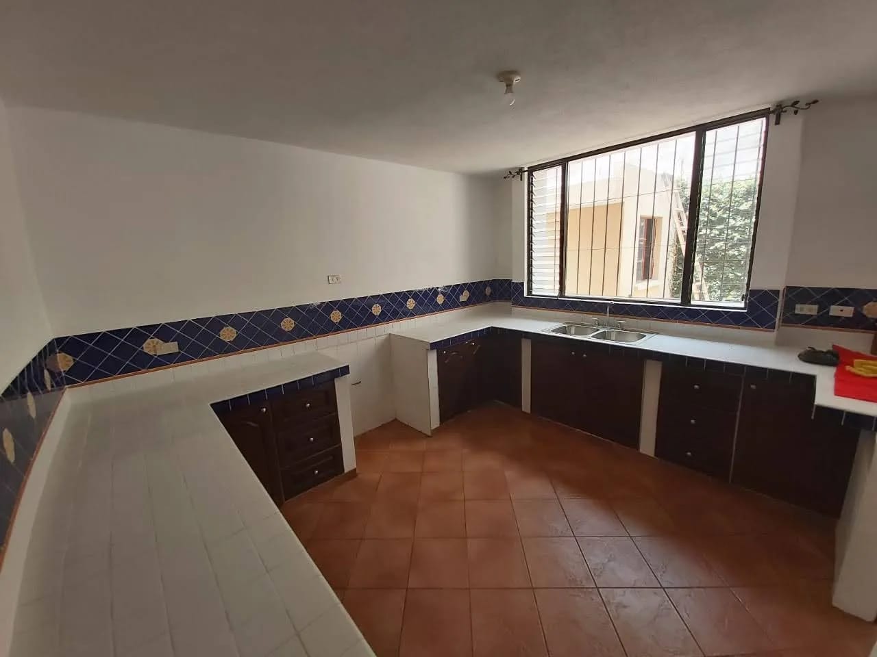 Casa en Los Pinos, Zona 7 de Mixco — Casa en Venta en Zona 7 Mixco, Guatemala, Ciudad — foto 3 de 8