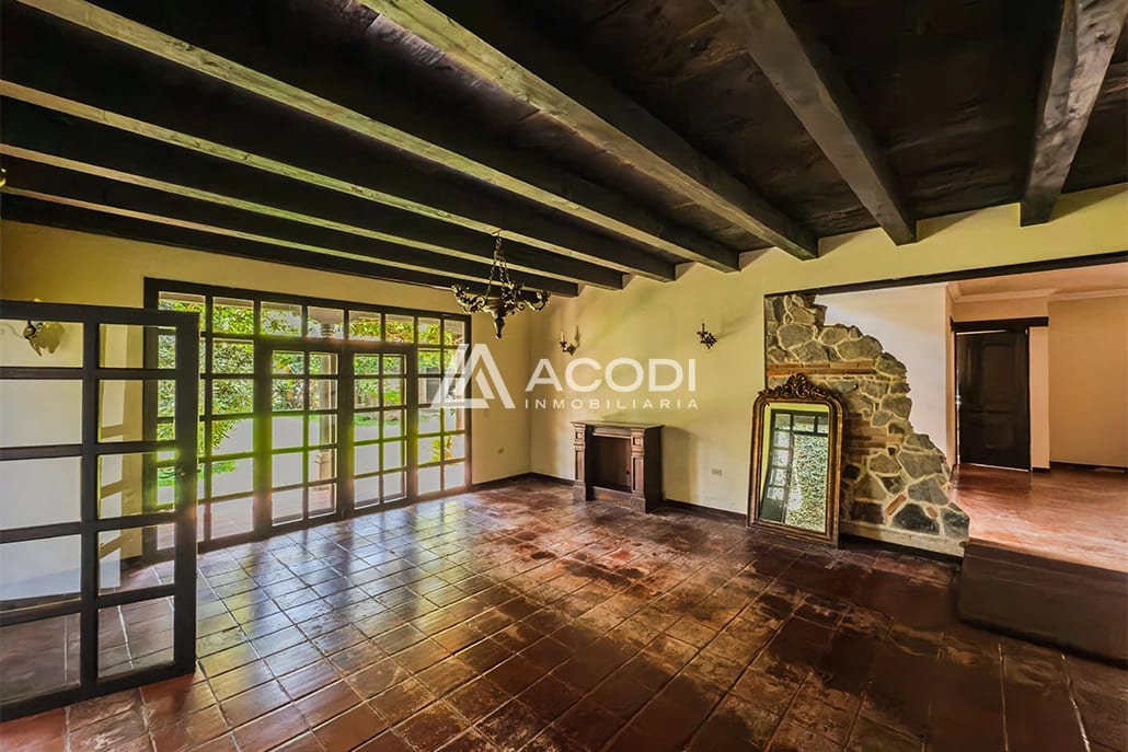 Casa amplia en Antigua Guatemala — Casa en Venta en Antigua, Sacatepéquez — foto 1 de 12