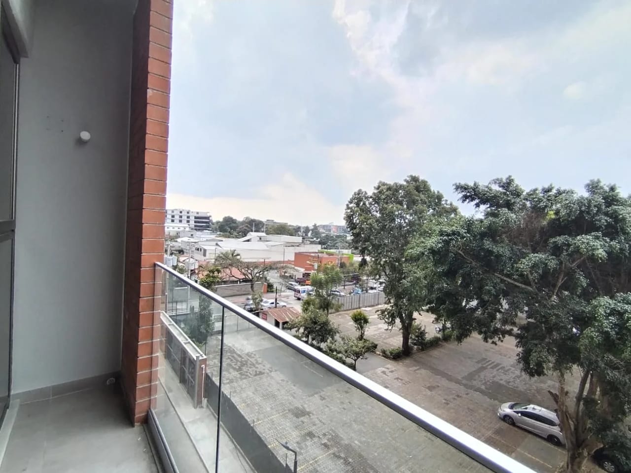 Oficina en Zona 9 — Oficina en Alquiler en Zona 9, Guatemala, Ciudad — foto 7 de 7