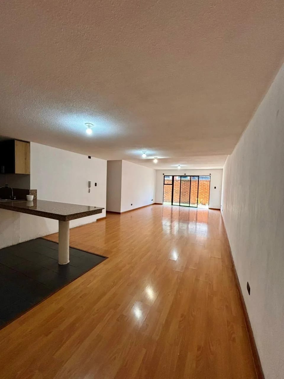 Apartamento con jardín en Las Charcas, Zona 11 — Apartamento en Alquiler en Zona 11, Guatemala, Ciudad — foto 7 de 10