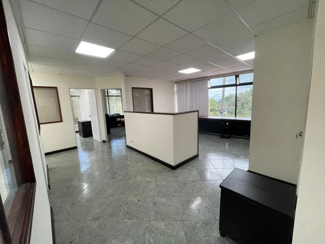 Oficina en Km 8 Muxbal — Oficina en Alquiler en Muxbal, Guatemala, Ciudad — foto 1 de 10