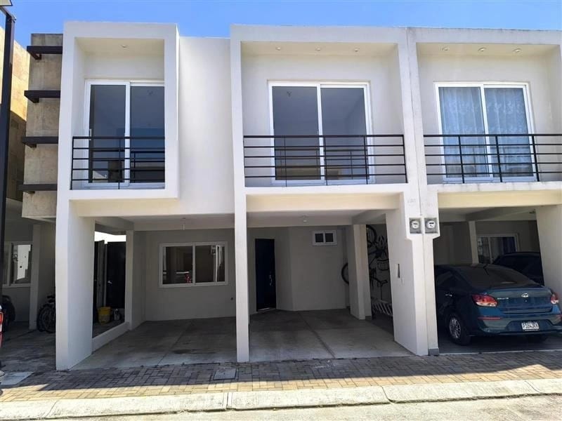 Casa en Villa Canales — Casa en Venta en Villa Canales, Guatemala, Ciudad — foto 1 de 4