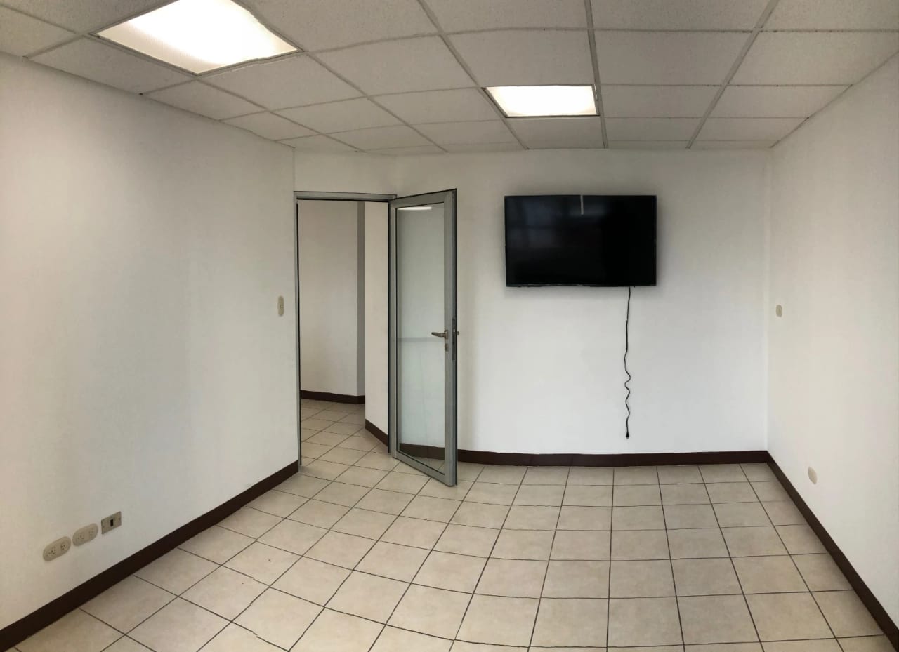 Oficina en Zona 10 — Oficina en Alquiler en Zona 10, Guatemala, Ciudad — foto 2 de 5