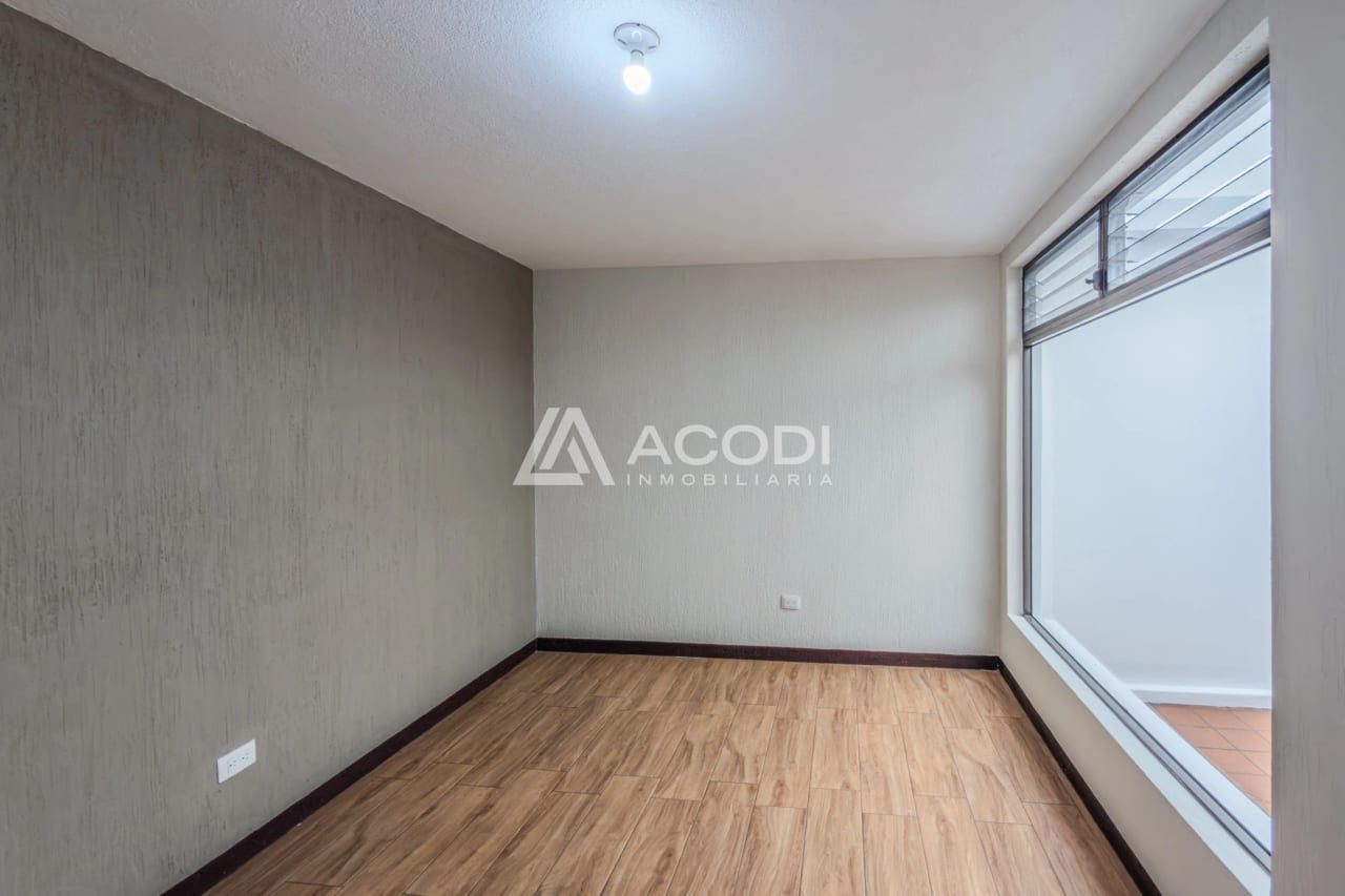 Casa en Zona 13 — Casa en Alquiler en Zona 13, Guatemala, Ciudad — foto 2 de 11