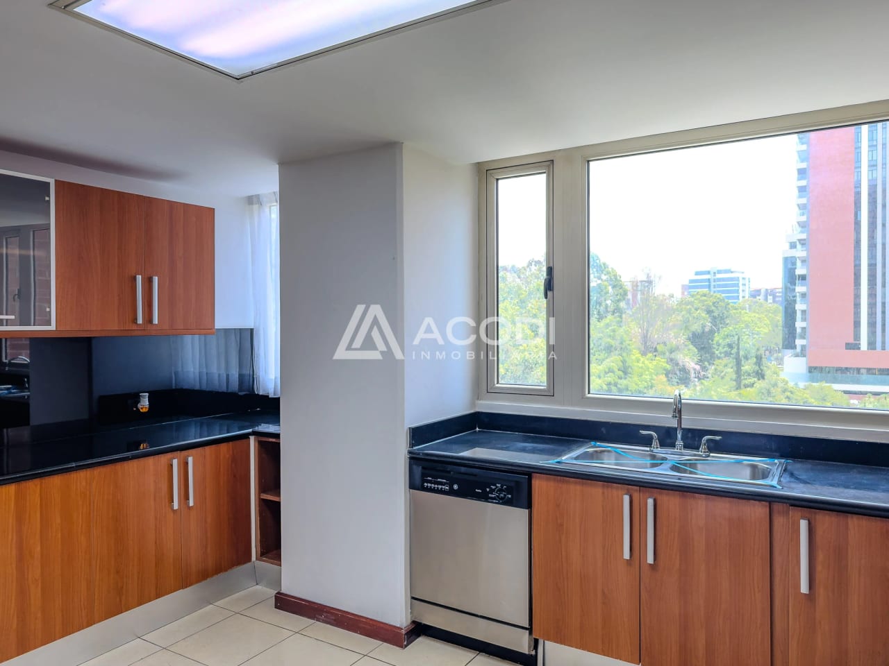 Apartamento en Zona 14 — Apartamento en Alquiler en Zona 14, Guatemala, Ciudad — foto 4 de 11