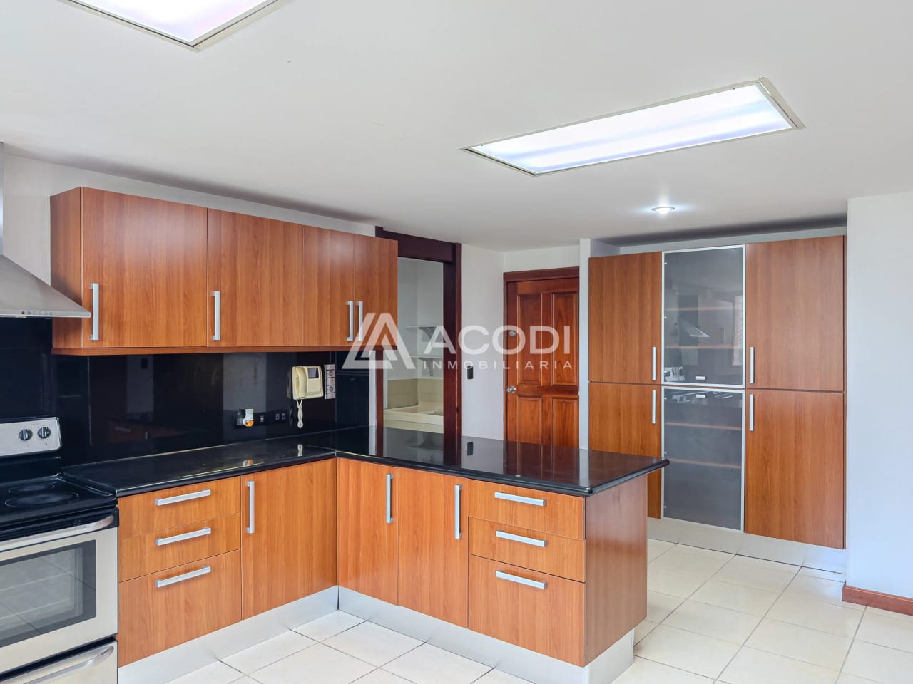 Apartamento en Zona 14 — Apartamento en Alquiler en Zona 14, Guatemala, Ciudad — foto 5 de 11