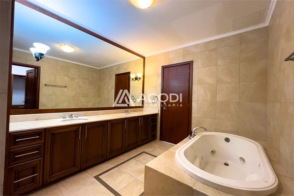 Apartamento en zona 14 — Apartamento en Alquiler en Zona 14, Guatemala, Ciudad — foto 9 de 10