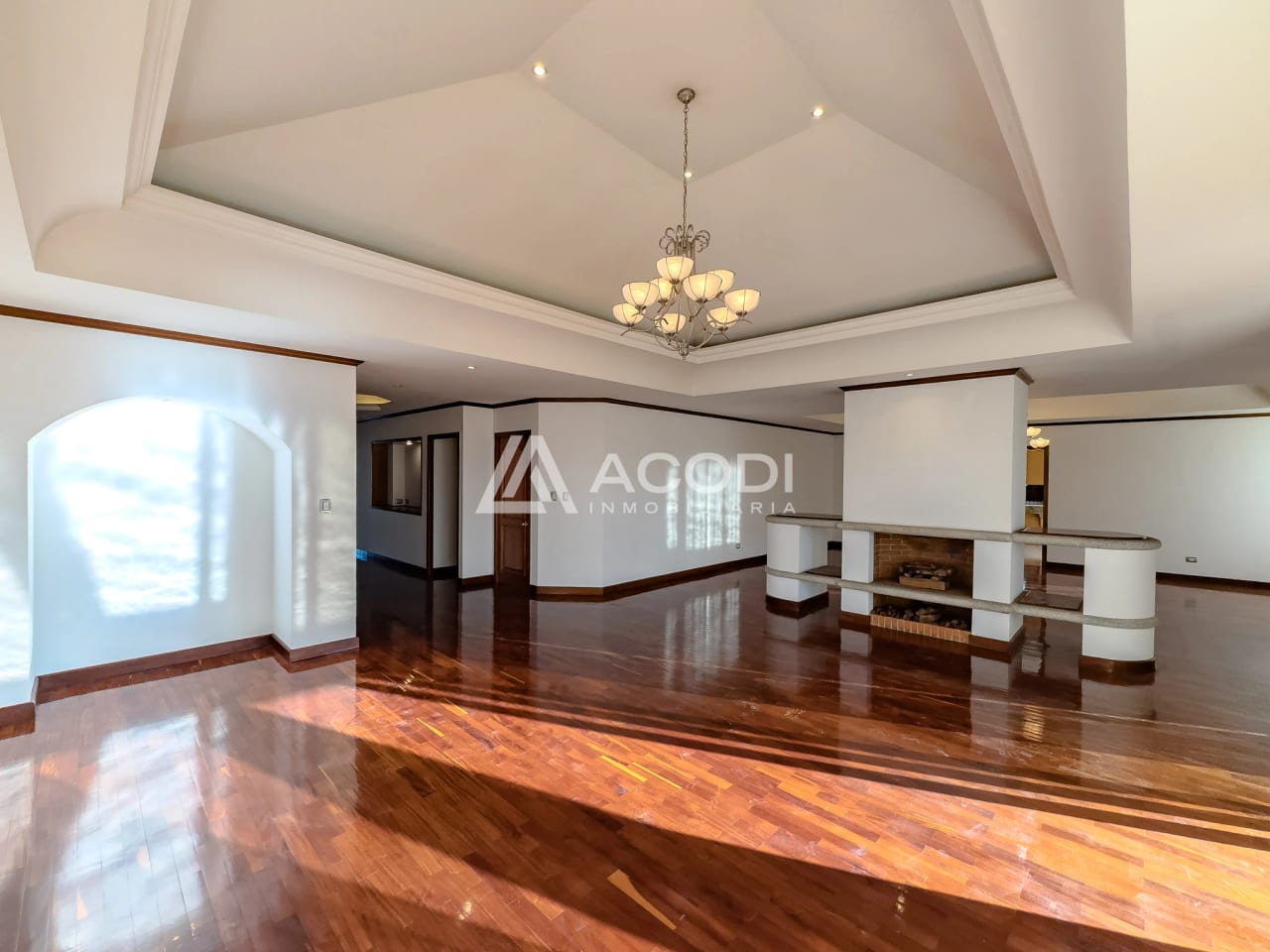 Penthouse en Zona 10 — Apartamento en Alquiler en Zona 10, Guatemala, Ciudad — foto 1 de 8