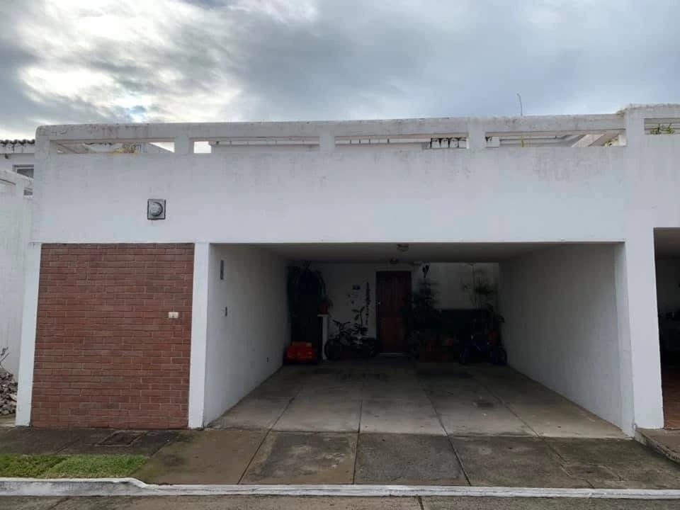 Casa en Zona 16 — Casa en Alquiler en Zona 16, Guatemala, Ciudad — foto 1 de 8