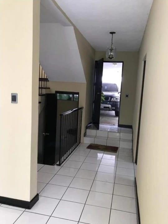 Casa en Zona 16 — Casa en Alquiler en Zona 16, Guatemala, Ciudad — foto 4 de 8
