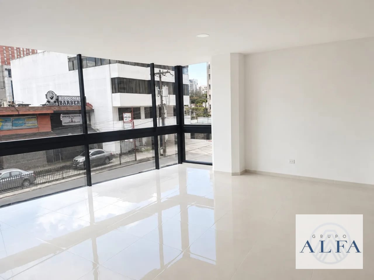 Oficina 71 Mts Zona 10 Edificio Diamond Anexo — Oficina en Alquiler en Zona 10, Guatemala, Ciudad — foto 2 de 8
