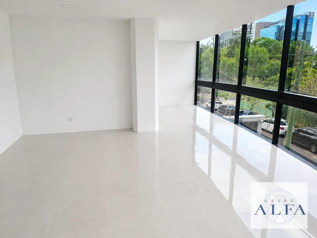 Oficina 71 Mts Zona 10 Edificio Diamond Anexo — Oficina en Alquiler en Zona 10, Guatemala, Ciudad — foto 1 de 8