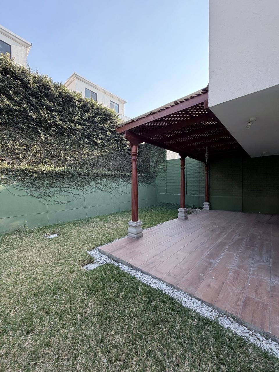 EXCLUSIVA CASA EN VENTA VISTAS DE SAN ISIDRO 3 ZONA 16 — Casa en Venta en Vistas de San Isidro, Zona 16, Guatemala, Ciudad — foto 6 de 13