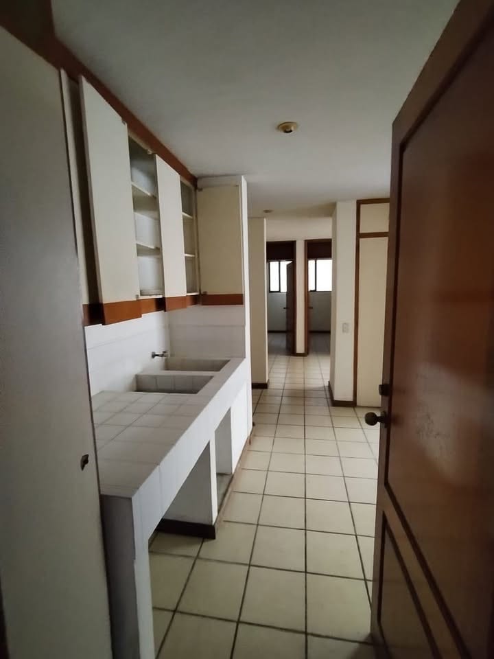 EXCLUSIVA RESIDENCIA EN VENTA MONTEBELLO 2 KM8.8 CARRETERA AL SALVADOR — Casa en Venta en Montebello II, Carretera a El Salvador, Guatemala, Ciudad — foto 7 de 15
