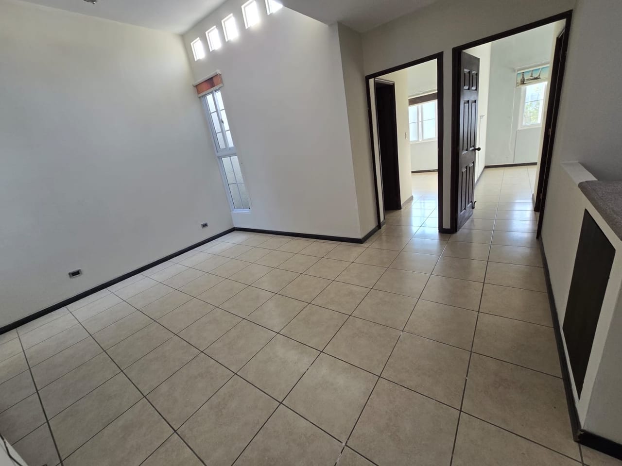 DISPONIBLE EN RENTA CASA EN EL PEÑÓN DE SAN ÁNGEL ZONA 2 — Casa en Alquiler en Peñón de San Ángel, Zona 2, Guatemala, Ciudad — foto 6 de 12