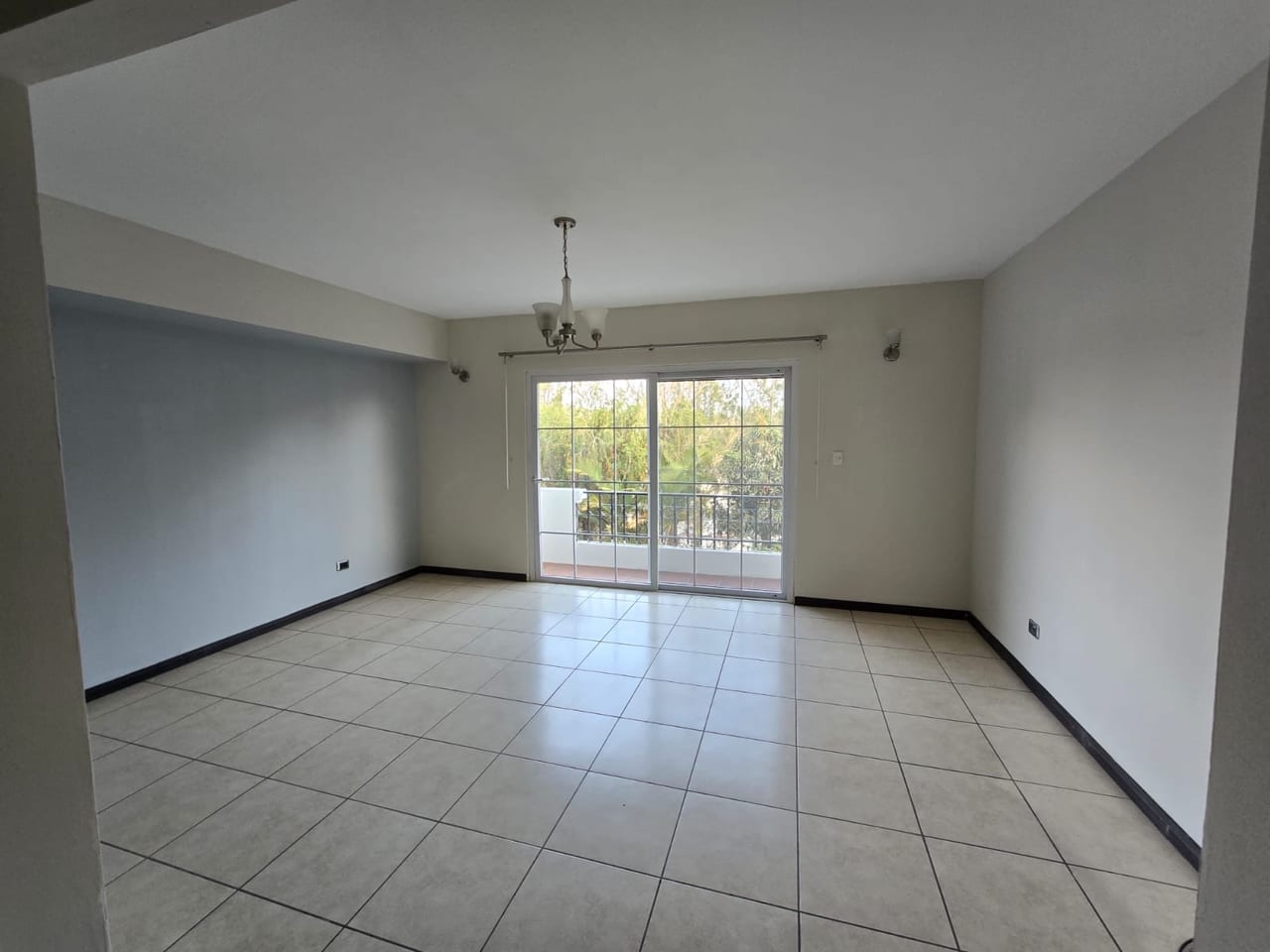 DISPONIBLE EN RENTA CASA EN EL PEÑÓN DE SAN ÁNGEL ZONA 2 — Casa en Alquiler en Peñón de San Ángel, Zona 2, Guatemala, Ciudad — foto 3 de 12