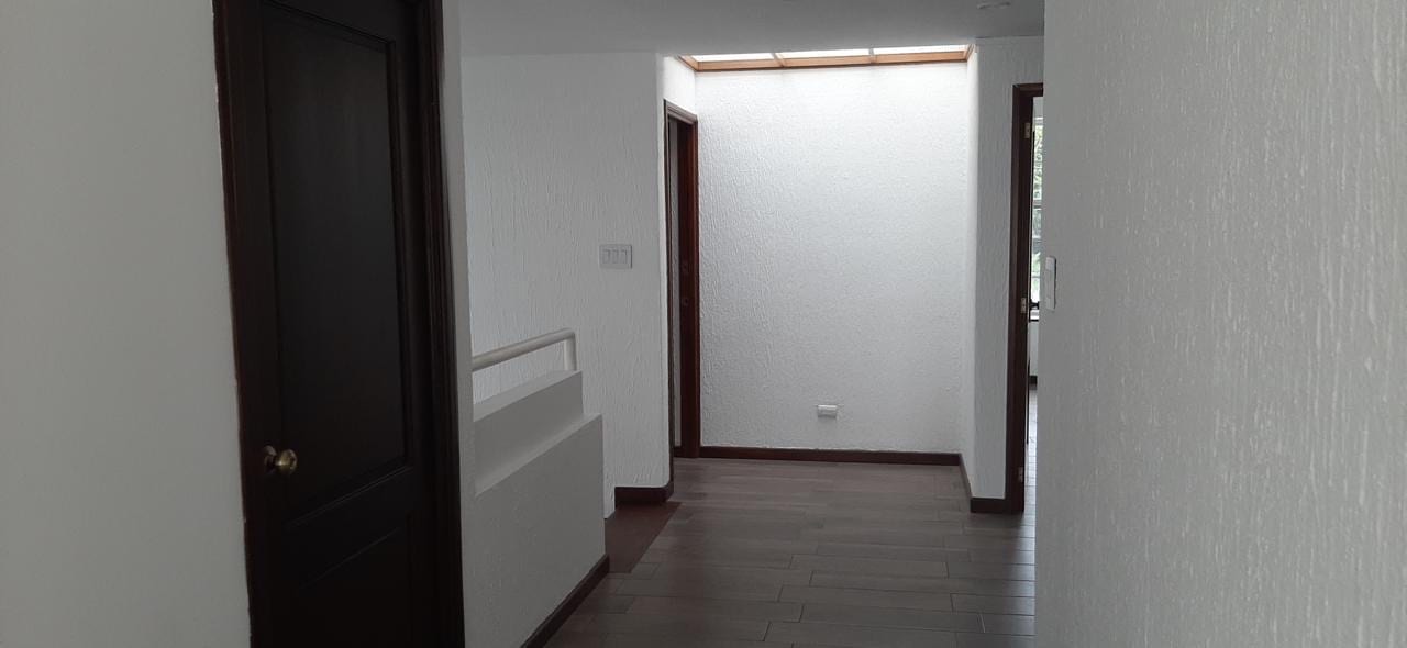 DISPONIBLE EN RENTA HERMOSA CASA DE TRES NIVELES COLONIA ELGIN ZONA 13 — Casa en Alquiler en Elgin, Zona 13, Guatemala, Ciudad — foto 4 de 10