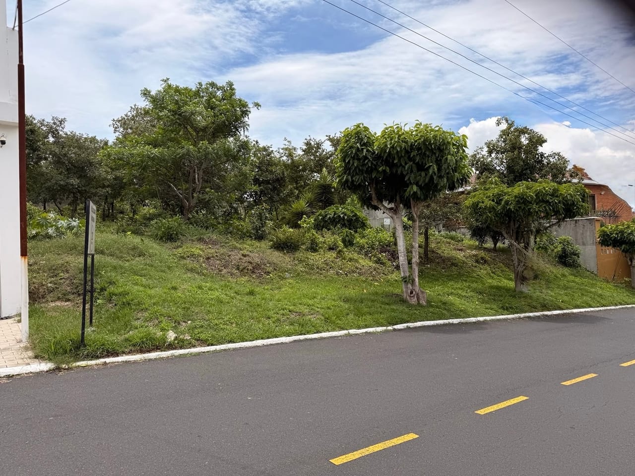 En Venta Aplio Terreno de 1520 Varas en Sector A6 Ciudad San Cristobal — Terreno en Venta en Zona 8 Mixco, Guatemala, Ciudad — foto 1 de 7