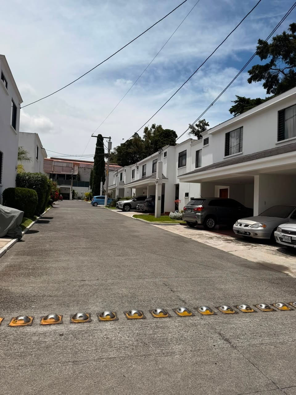 Disponible en Renta Casa en Ciudad San Cristobal Palermo Pocos Metros del Bulevar Principal — Casa en Alquiler en Palermo, Zona 8 Mixco, Guatemala, Ciudad — foto 2 de 17