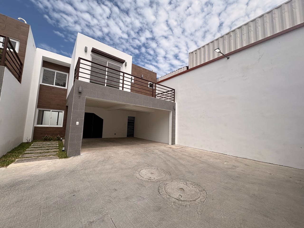 Casa en Venta en Ciudad San Cristobal Condominio Sante — Casa en Venta en Zona 8 Mixco, Guatemala, Ciudad — foto 2 de 15