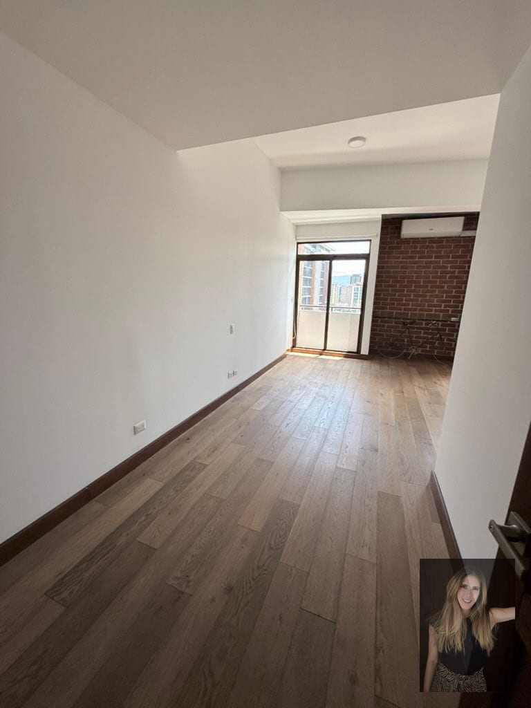 Apartamento en renta en Edificio en zona 10 a una cuadra de Oakland — Apartamento en Alquiler en Zona 10, Guatemala, Ciudad — foto 2 de 17