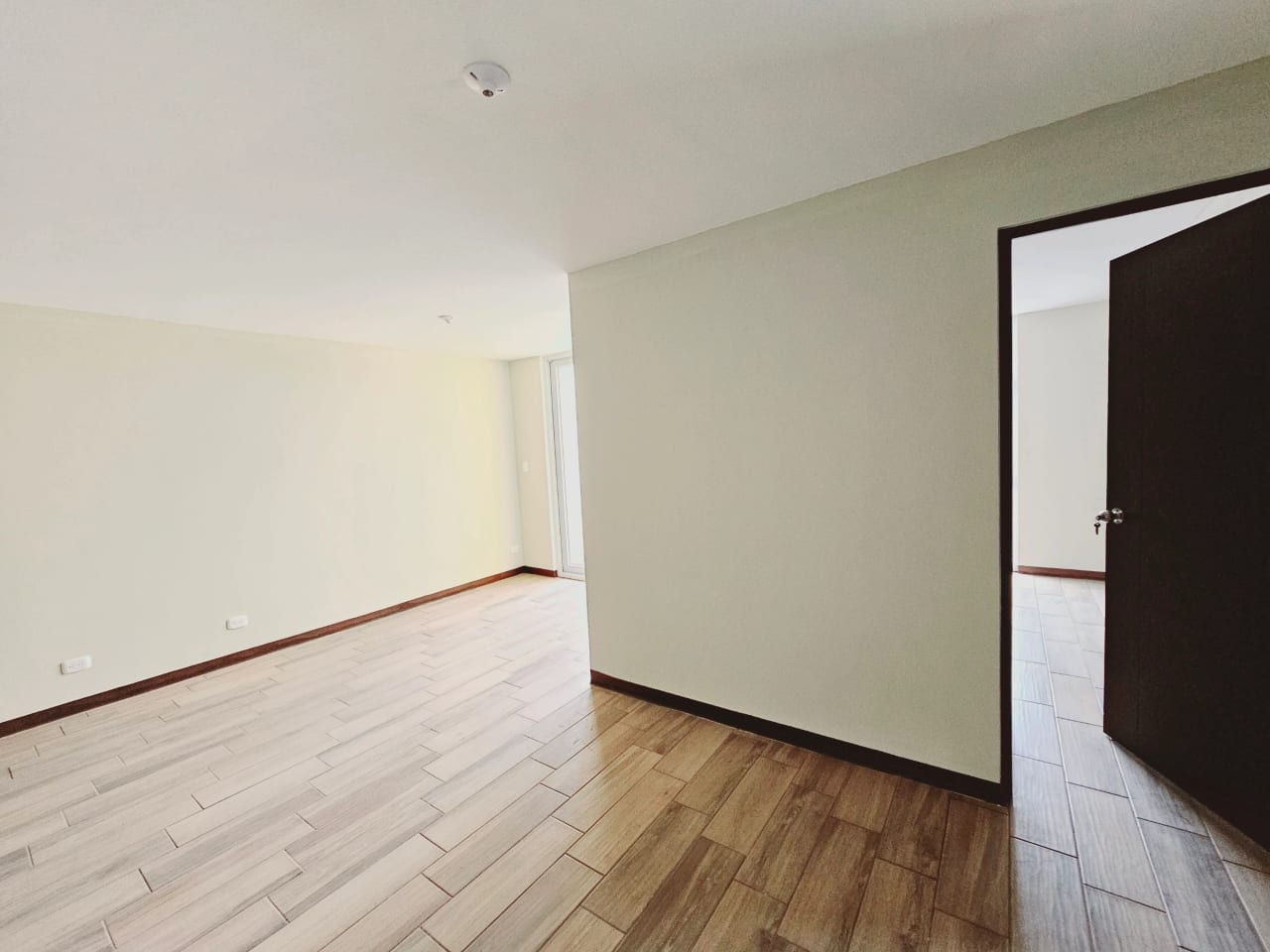 Apartamento en Venta en Zona 4 de Mixco — Apartamento en Venta en Bosques de San Nicolás, Zona 4 Mixco, Guatemala, Ciudad — foto 4 de 7
