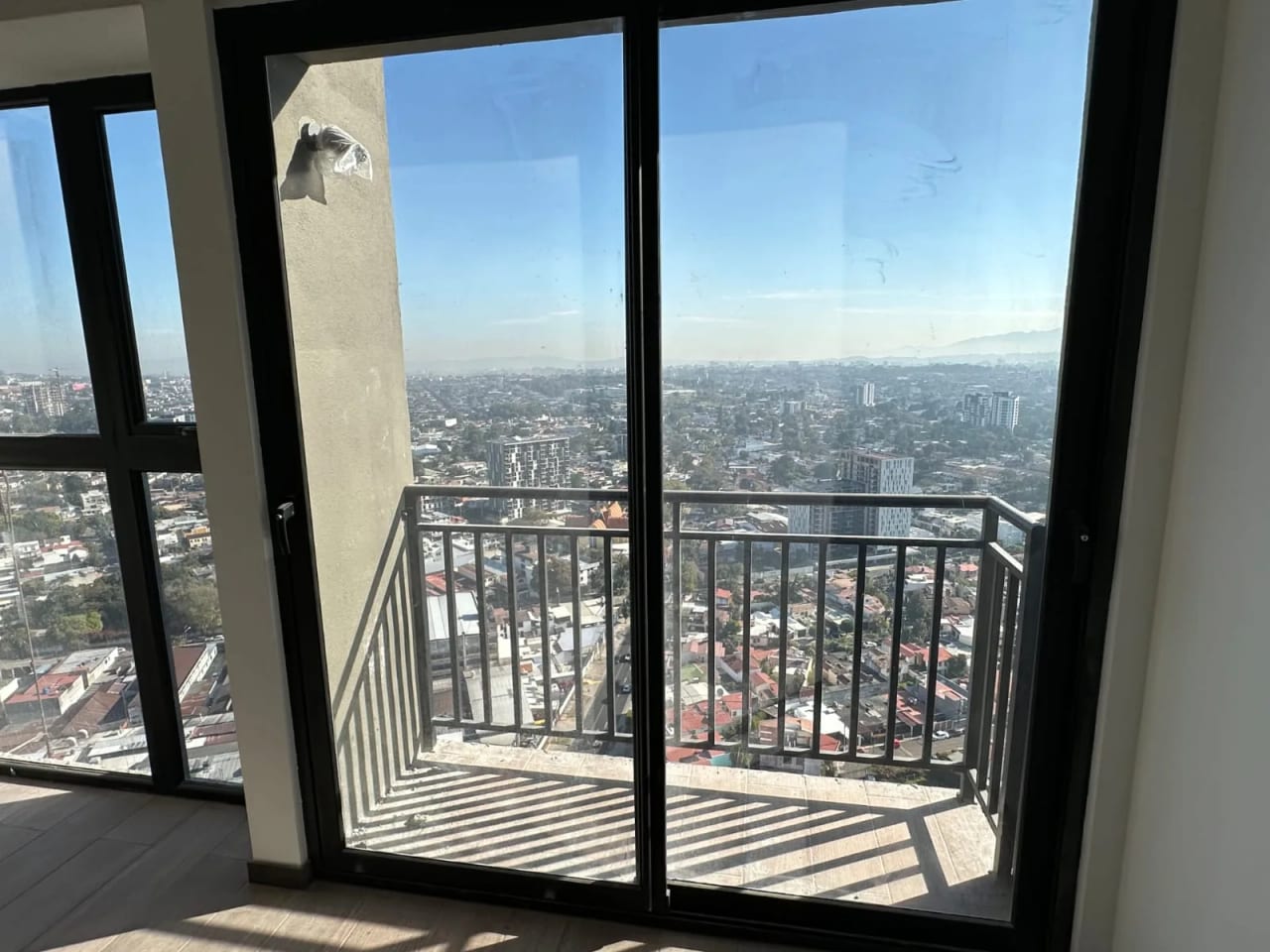 Apartamento venta Altaire 3hab nivel alto — Apartamento en Venta en Zona 11, Guatemala, Ciudad — foto 2 de 12