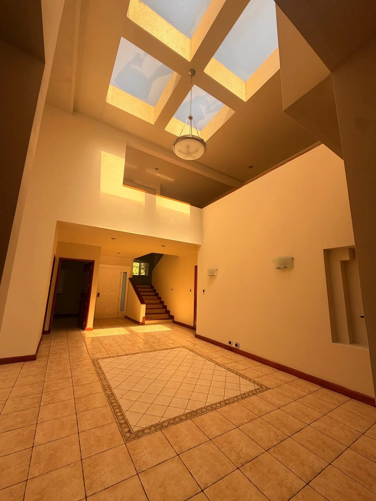 Casa Venta Bosques de las Luces 4 hab — Casa en Venta en Bosques de Las Luces, Carretera a El Salvador, Guatemala, Ciudad — foto 3 de 6