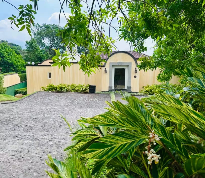 Apartamento estilo Villa La Reunión Antigua Guatemala — Casa vacacional en Venta en La Reunión Golf Resort, Alotenango, Sacatepéquez — foto 2 de 17