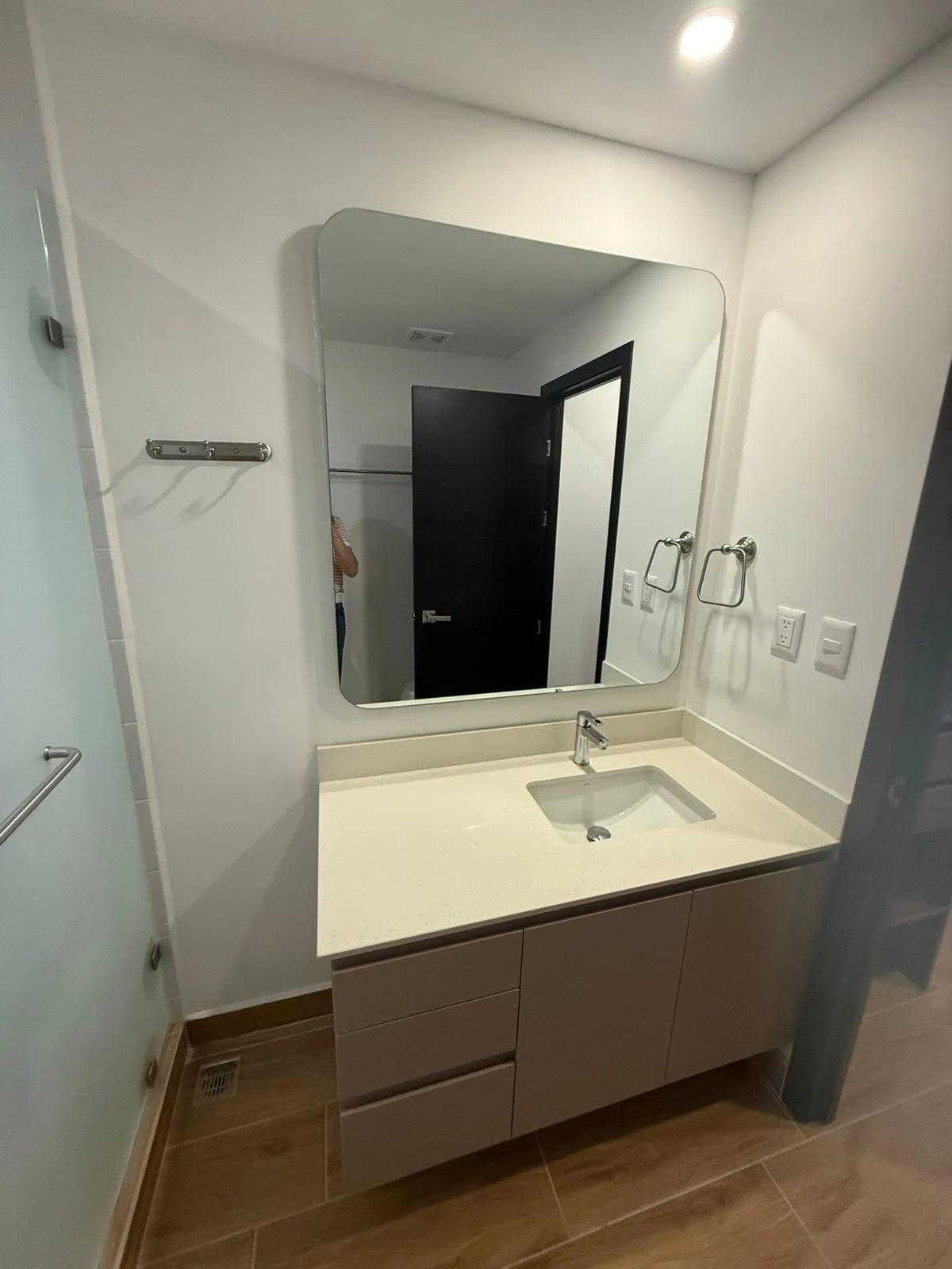 Apartamento Renta Essenza zona 13 3 habitaciones — Apartamento en Alquiler en Zona 13, Guatemala, Ciudad — foto 3 de 11