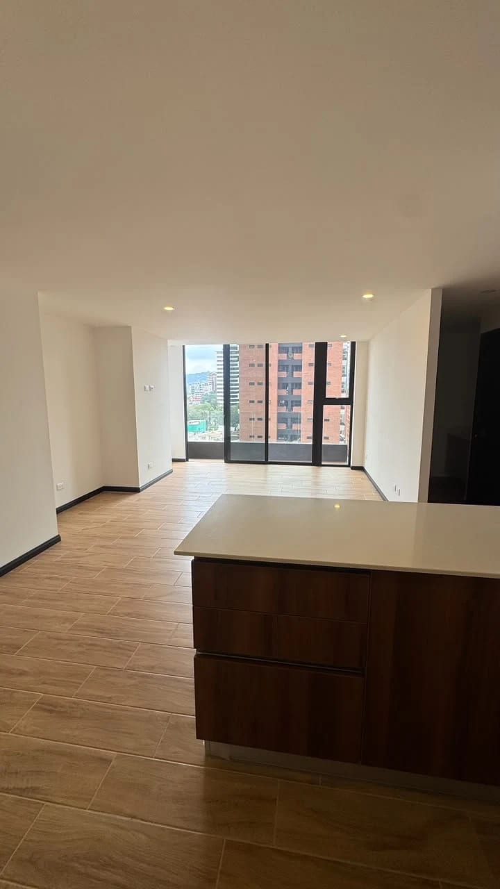 Apartamento Renta Essenza zona 13 3 habitaciones — Apartamento en Alquiler en Zona 13, Guatemala, Ciudad — foto 1 de 11