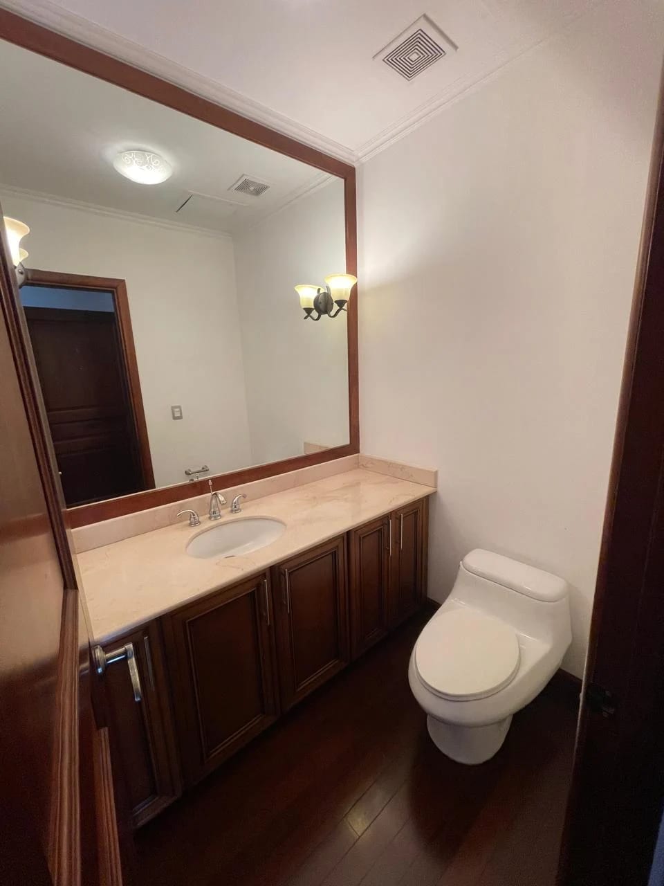 Apartamento Tadeus z14 con 3 habitaciones y cuarto servicio — Apartamento en Alquiler en Tadeus, Zona 14, Guatemala, Ciudad — foto 4 de 17