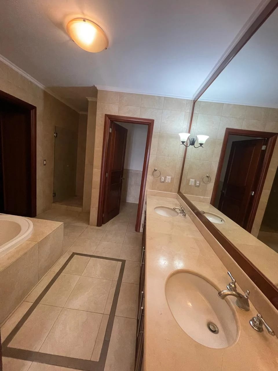 Apartamento Tadeus z14 con 3 habitaciones y cuarto servicio — Apartamento en Alquiler en Tadeus, Zona 14, Guatemala, Ciudad — foto 5 de 17