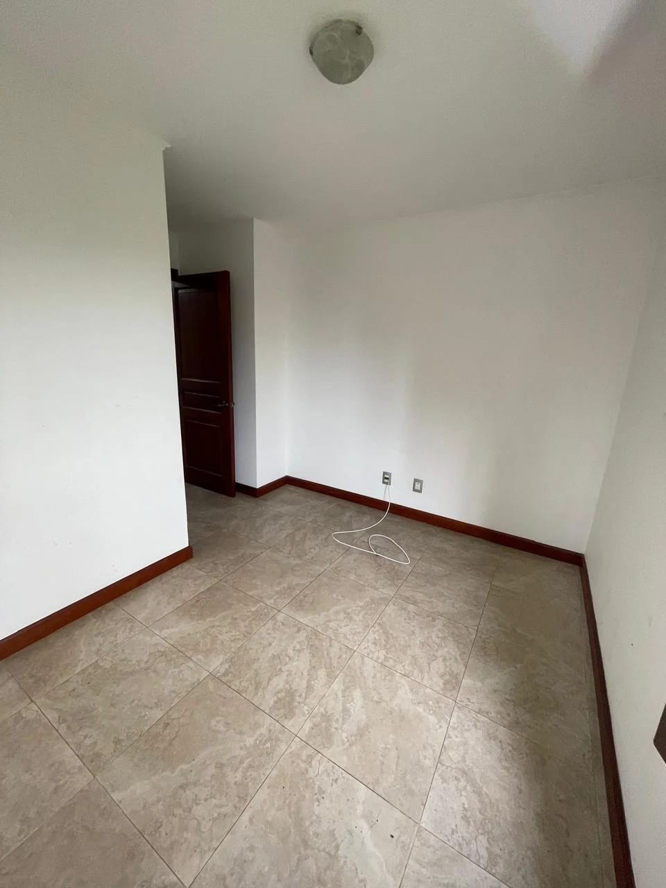 Apartamento Tadeus z14 con 3 habitaciones y cuarto servicio — Apartamento en Alquiler en Tadeus, Zona 14, Guatemala, Ciudad — foto 13 de 17